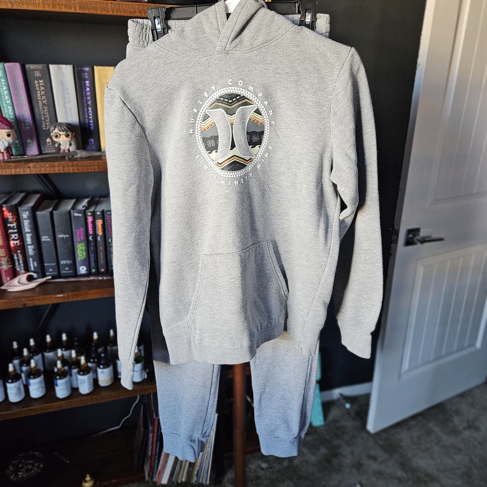 Hurley Gray Apparel Hoosy And 2 Sweats